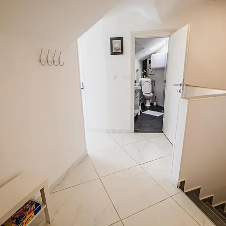 Sleek And Stylish With Sea View - Two Bedroom With Terrace Umag