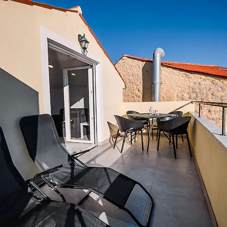 Sleek And Stylish With Sea View - Two Bedroom With Terrace Daire