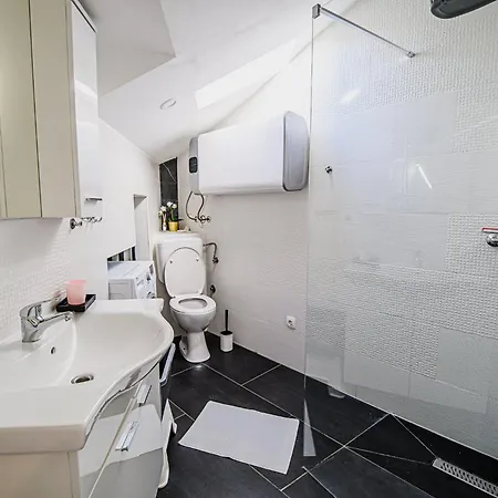 Sleek And Stylish With Sea View - Two Bedroom With Terrace Daire Umag