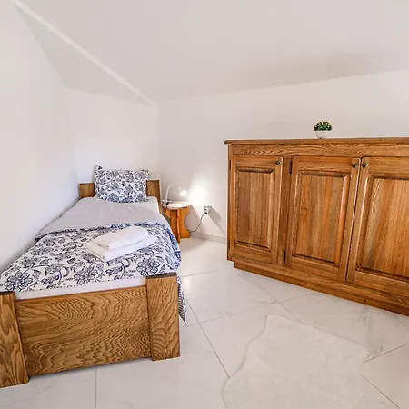 Sleek And Stylish With Sea View - Two Bedroom With Terrace Daire *