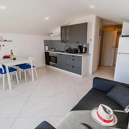 Sleek And Stylish With Sea View - Two Bedroom With Terrace * Umag