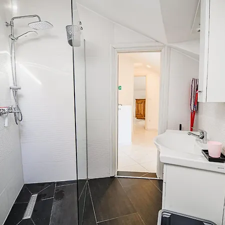 Sleek And Stylish With Sea View - Two Bedroom With Terrace Daire *