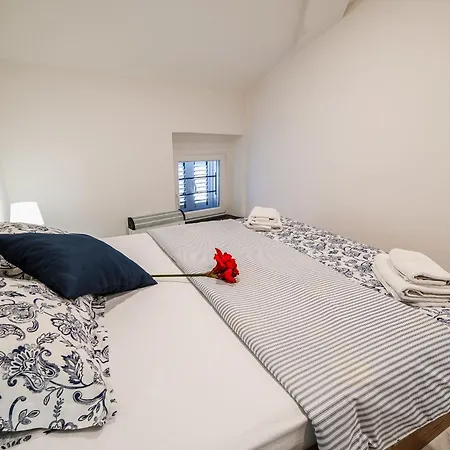 Sleek And Stylish With Sea View - Two Bedroom With Terrace Daire *